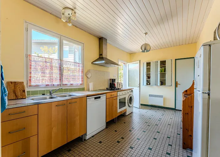 Maison De Pres Du Centre Nyaraló